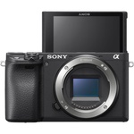 Sony a6400 Mirrorless Camera with 18-135mm Lens